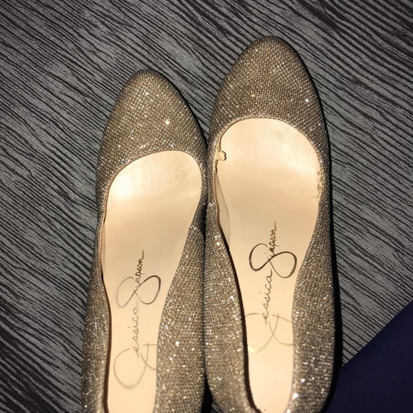 Jessica Simpson Gold Heels 8.5 - Picture 5 of 5